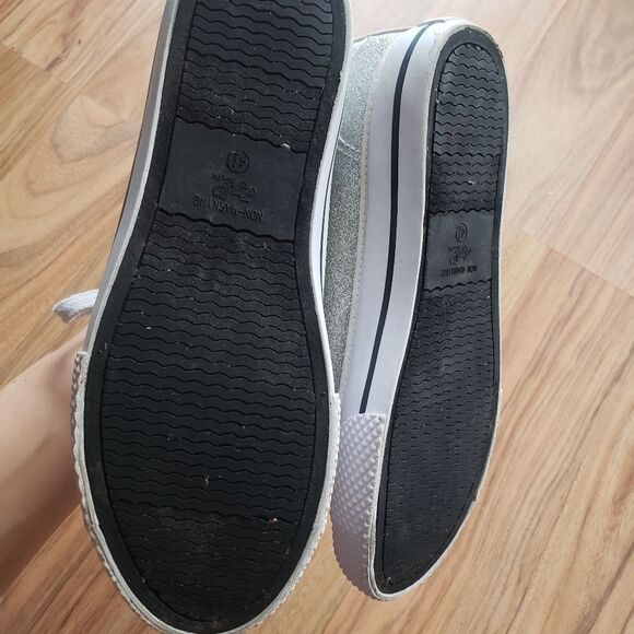 Jojo Siwa | Shoes - size 4.5 - Picture 8 of 12